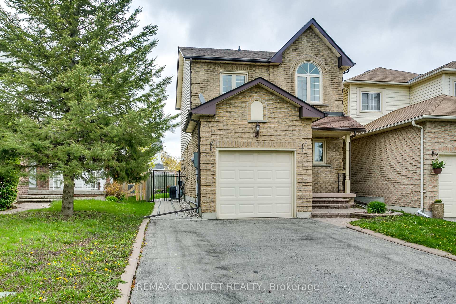 Photo 14 of 15 Kennedy Drive, Clarington, Courtice — HOMEH