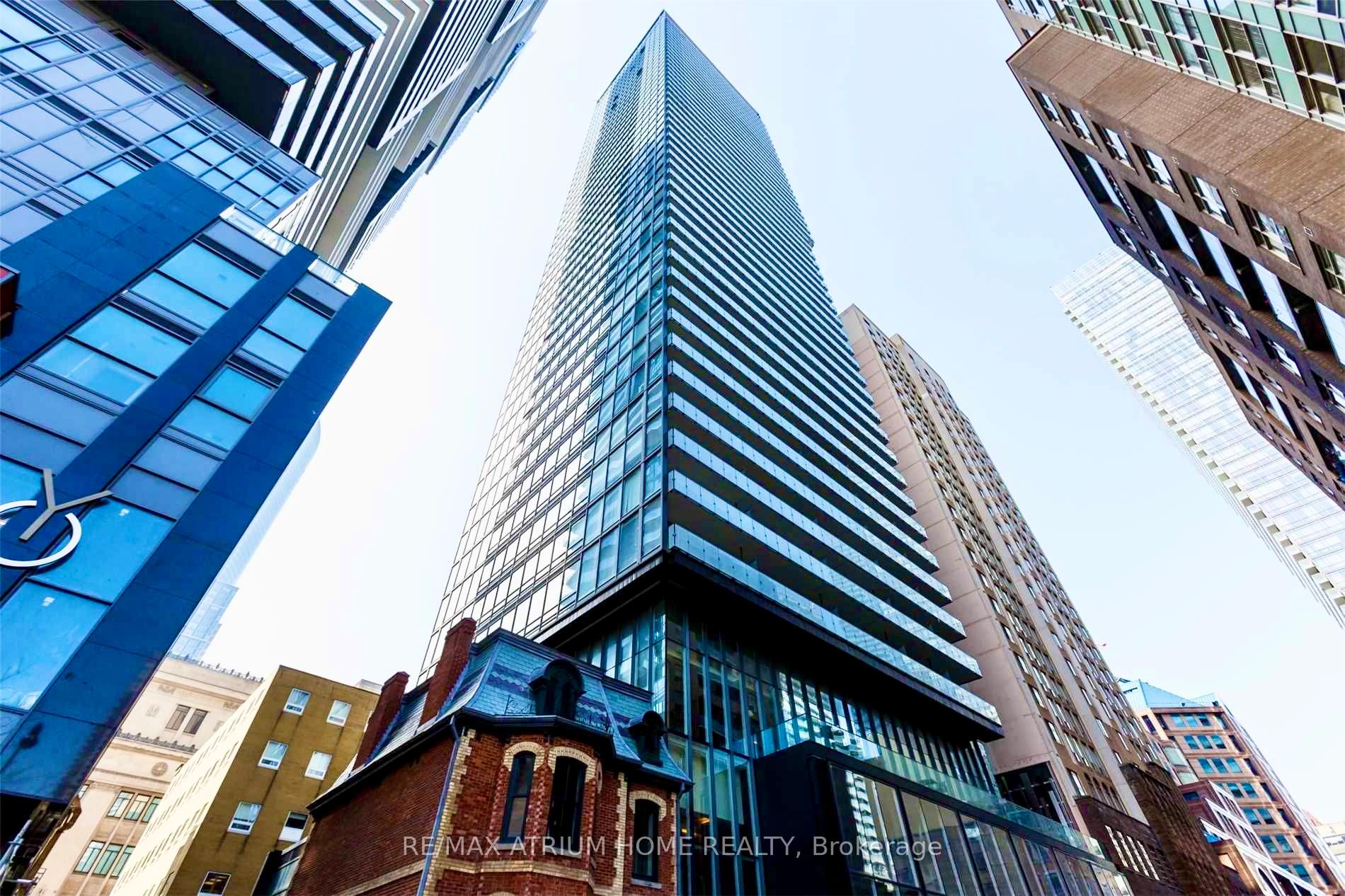 Front of Unit 1402, 15 Grenville Street
