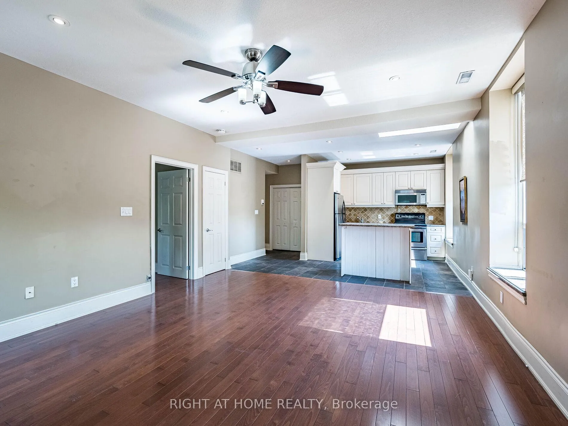 Photo 25 of Unit 302, 283 King Street E, Hamilton, Beasley — HOMEH