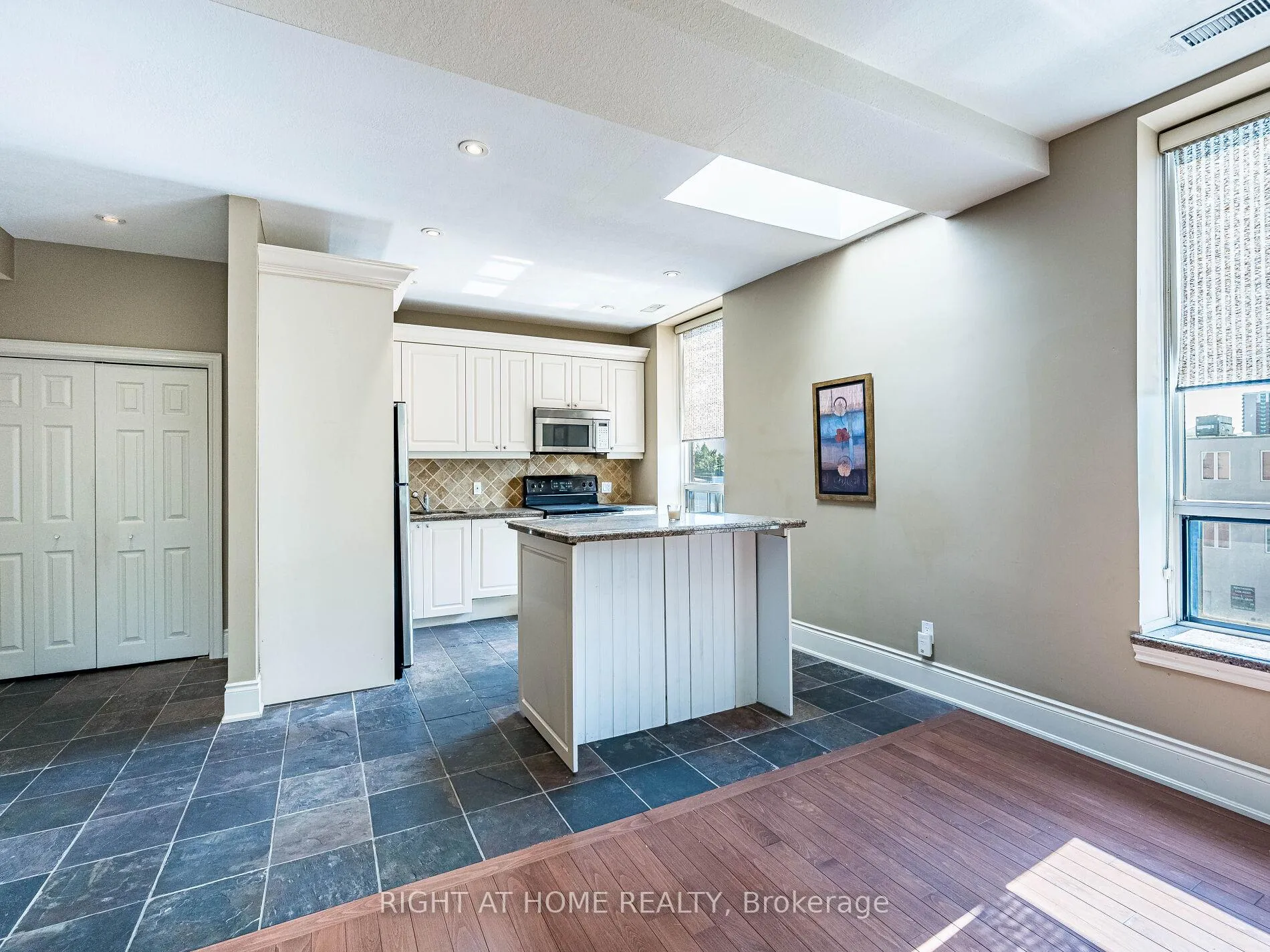 Photo 26 of Unit 302, 283 King Street E, Hamilton, Beasley — HOMEH