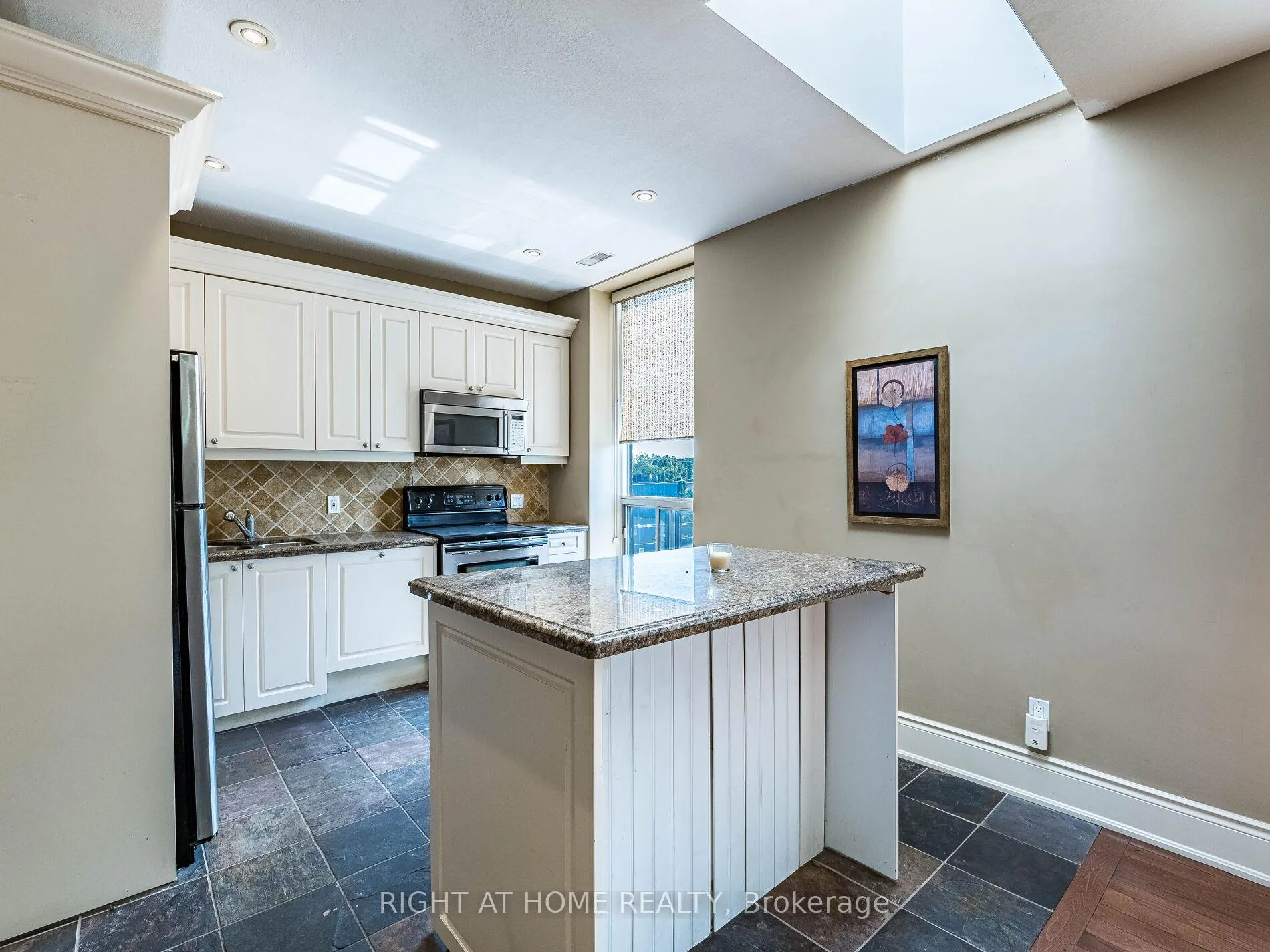 Photo 27 of Unit 302, 283 King Street E, Hamilton, Beasley — HOMEH