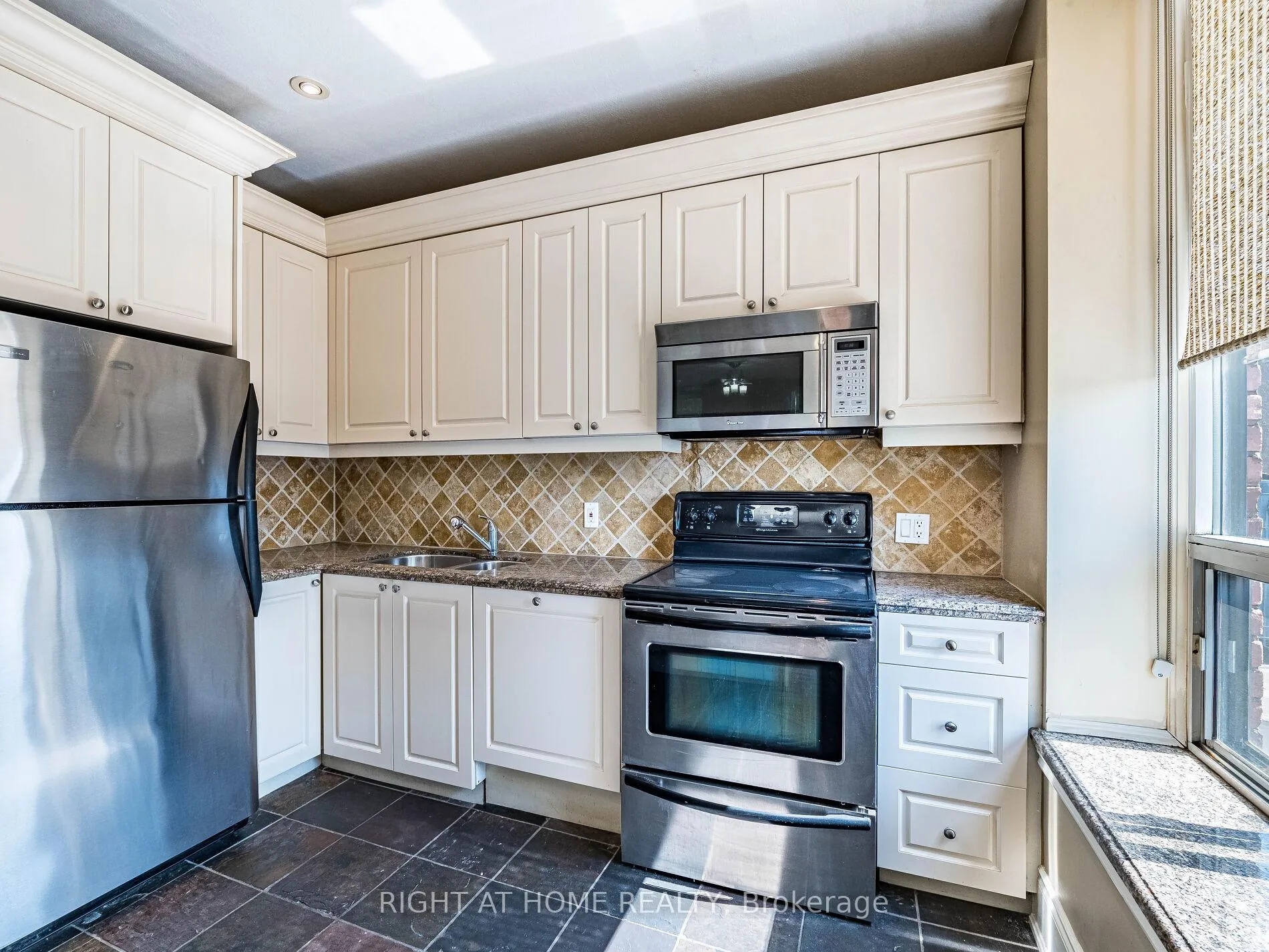 Photo 29 of Unit 302, 283 King Street E, Hamilton, Beasley — HOMEH
