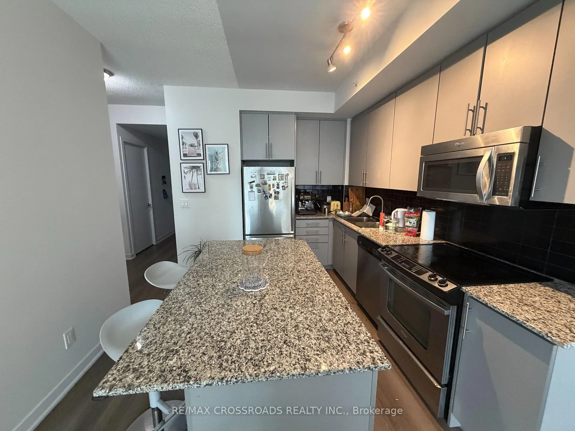 Photo 2 of Unit 1211, 60 Berwick Avenue, Toronto, Yonge-Eglinton — HOMEH