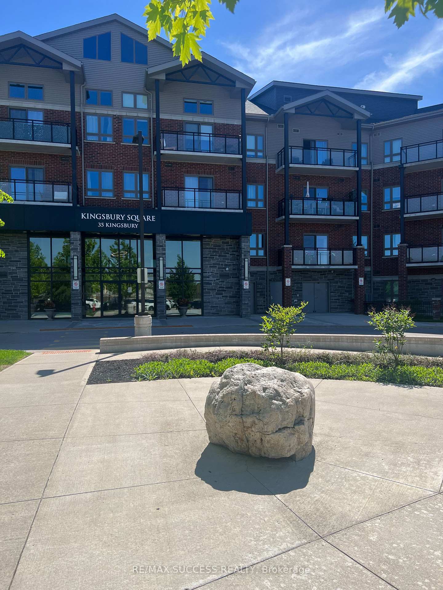 Photo 1 of Unit 418, 35 Kingsbury Square, Guelph, Pineridge/Westminster Woods — HOMEH
