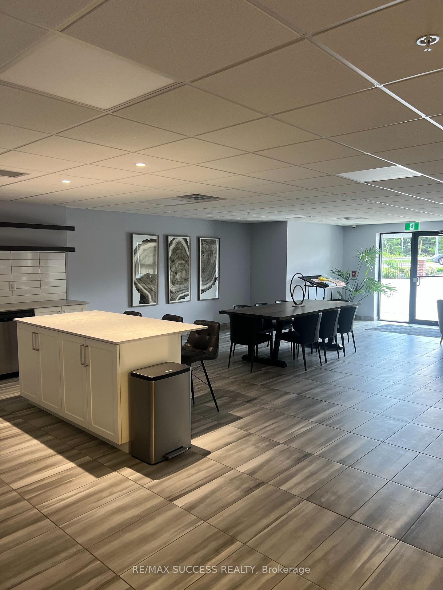 Photo 35 of Unit 418, 35 Kingsbury Square, Guelph, Pineridge/Westminster Woods — HOMEH