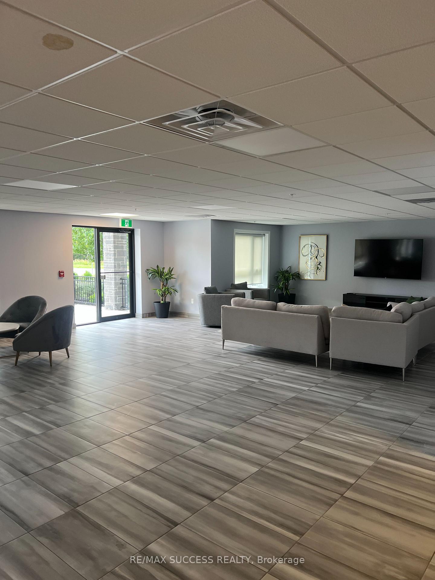 Photo 36 of Unit 418, 35 Kingsbury Square, Guelph, Pineridge/Westminster Woods — HOMEH