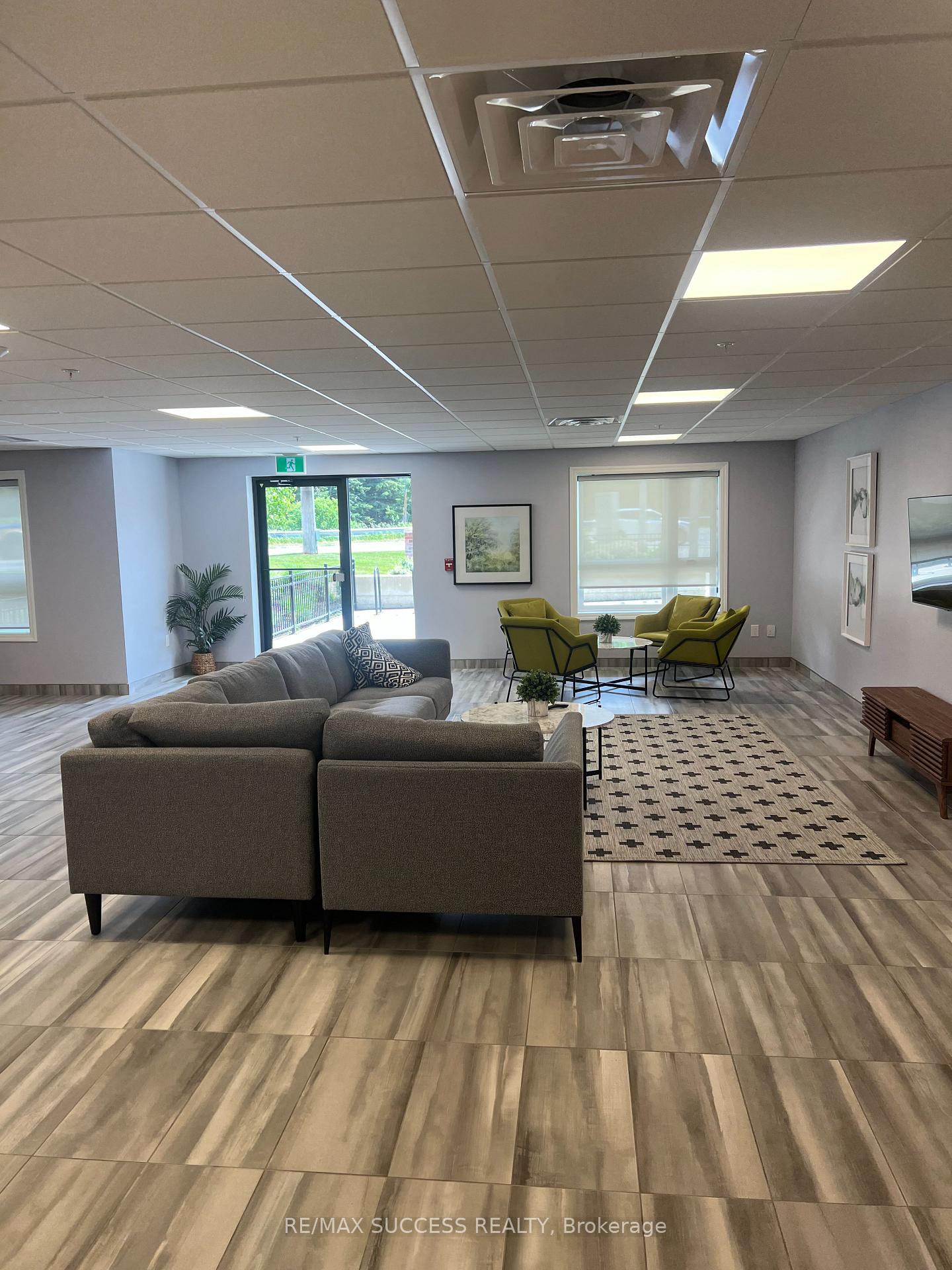 Photo 38 of Unit 418, 35 Kingsbury Square, Guelph, Pineridge/Westminster Woods — HOMEH