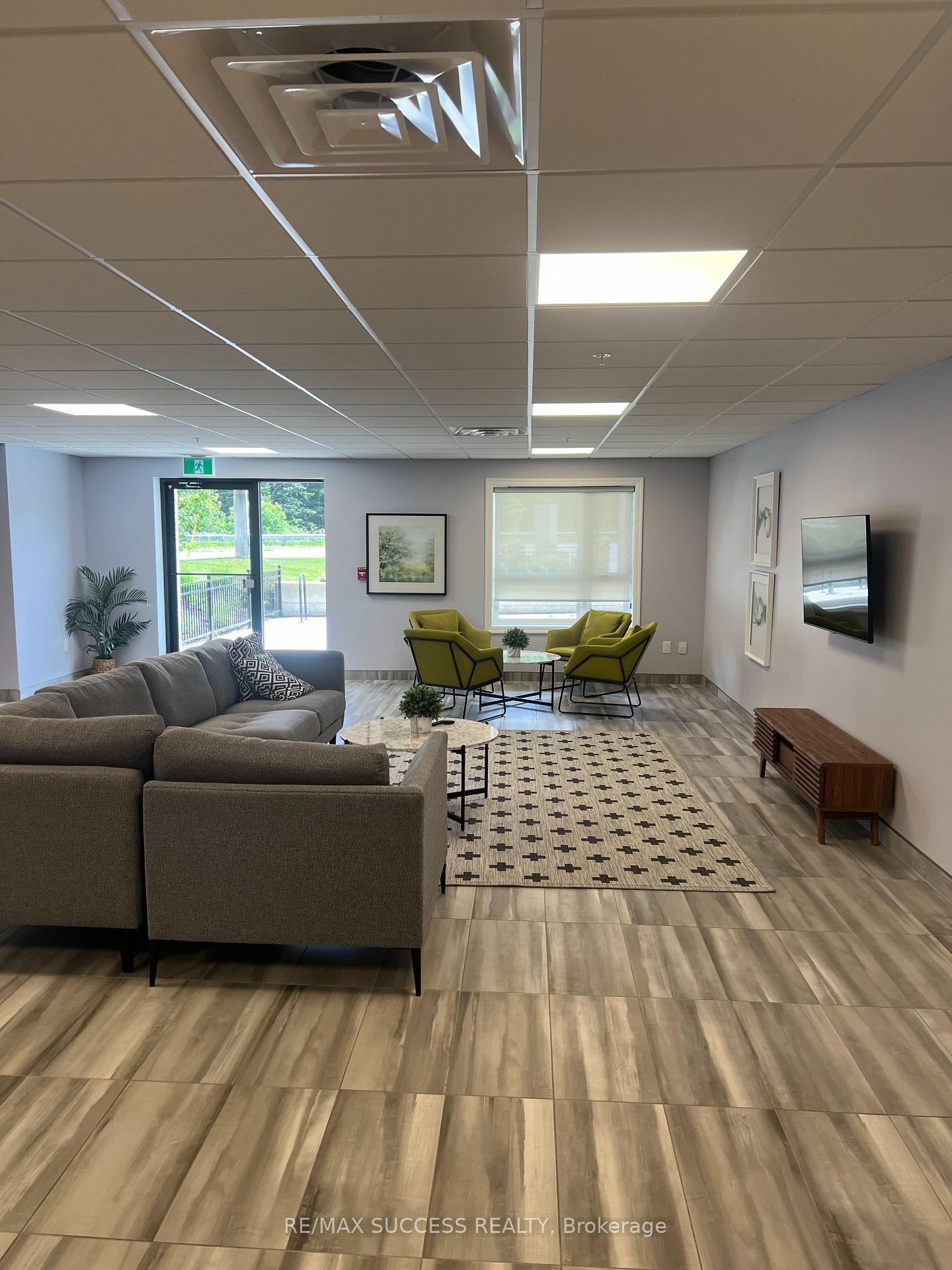 Photo 39 of Unit 418, 35 Kingsbury Square, Guelph, Pineridge/Westminster Woods — HOMEH