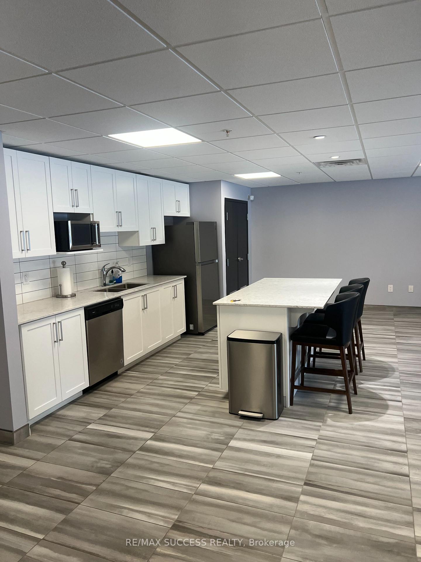 Photo 41 of Unit 418, 35 Kingsbury Square, Guelph, Pineridge/Westminster Woods — HOMEH