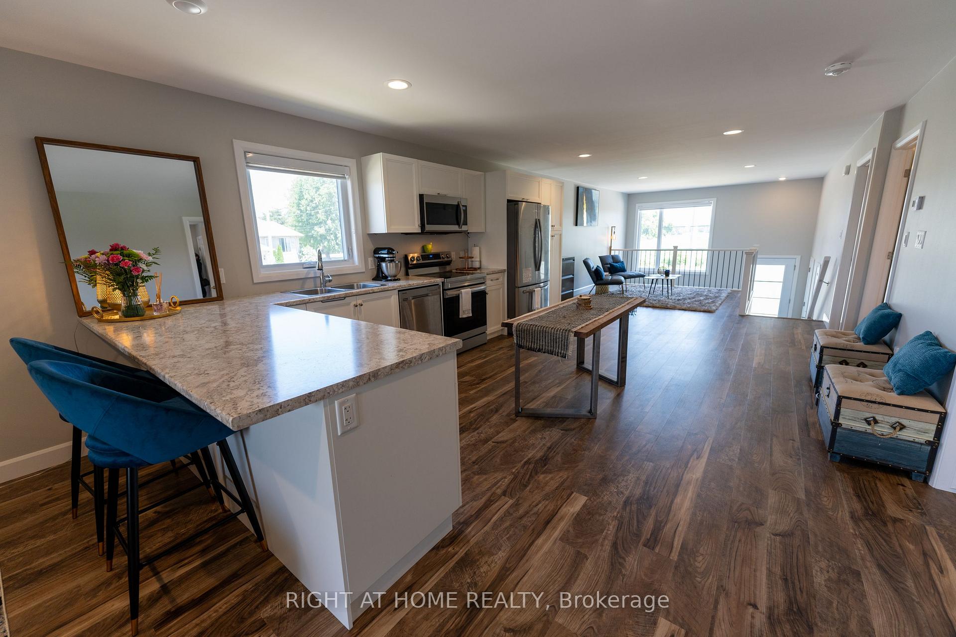 Photo 8 of 115 Howard Road, Chatham-Kent, Chatham — HOMEH