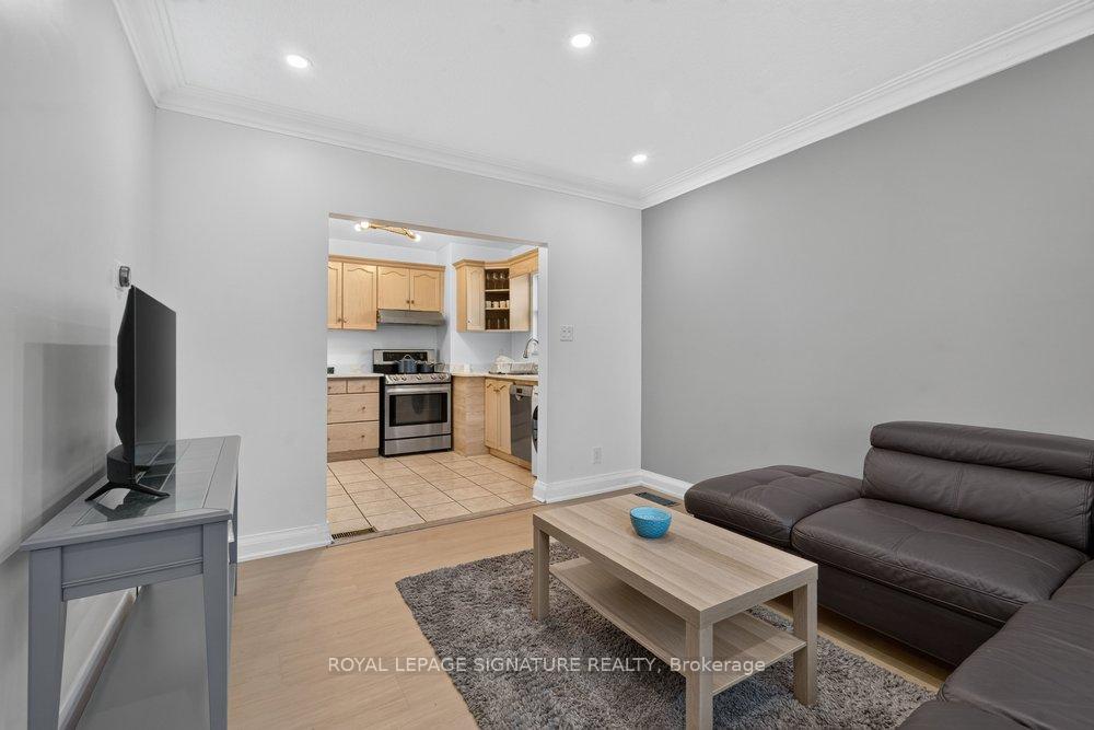 Photo 5 of Unit Main, 20 Bayard Avenue, Scarborough, Wexford-Maryvale — HOMEH
