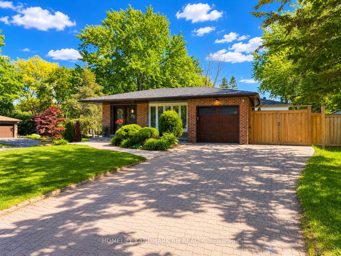 Photo 1 of 35 Royal Orchard Boulevard, Markham, Royal Orchard — HOMEH
