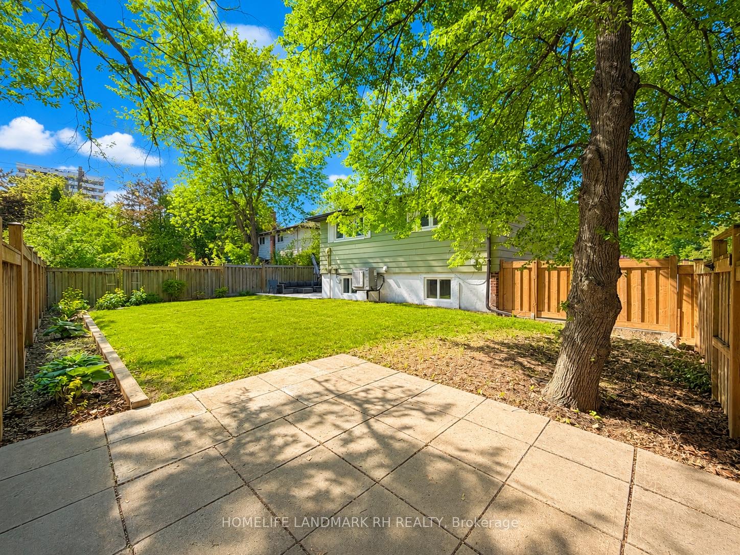 Photo 24 of 35 Royal Orchard Boulevard, Markham, Royal Orchard — HOMEH