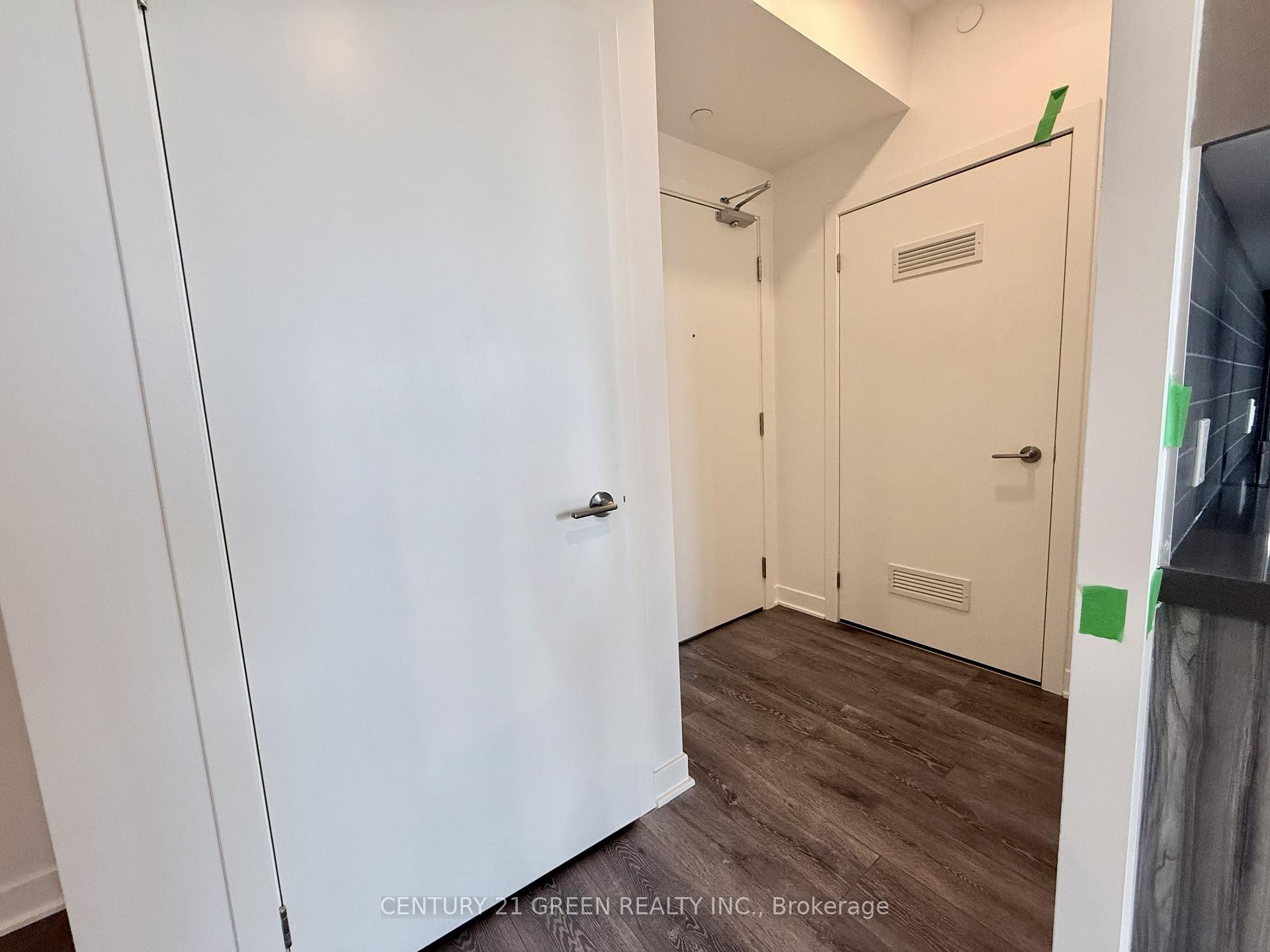 Photo 8 of Unit 810, 10 Flavelle Trail, Vaughan, Steeles West Industrial — HOMEH