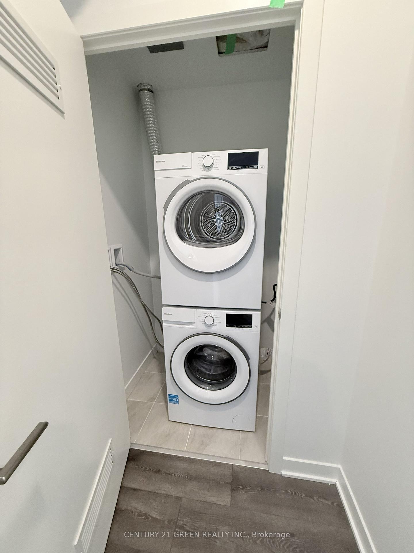 Photo 10 of Unit 810, 10 Flavelle Trail, Vaughan, Steeles West Industrial — HOMEH