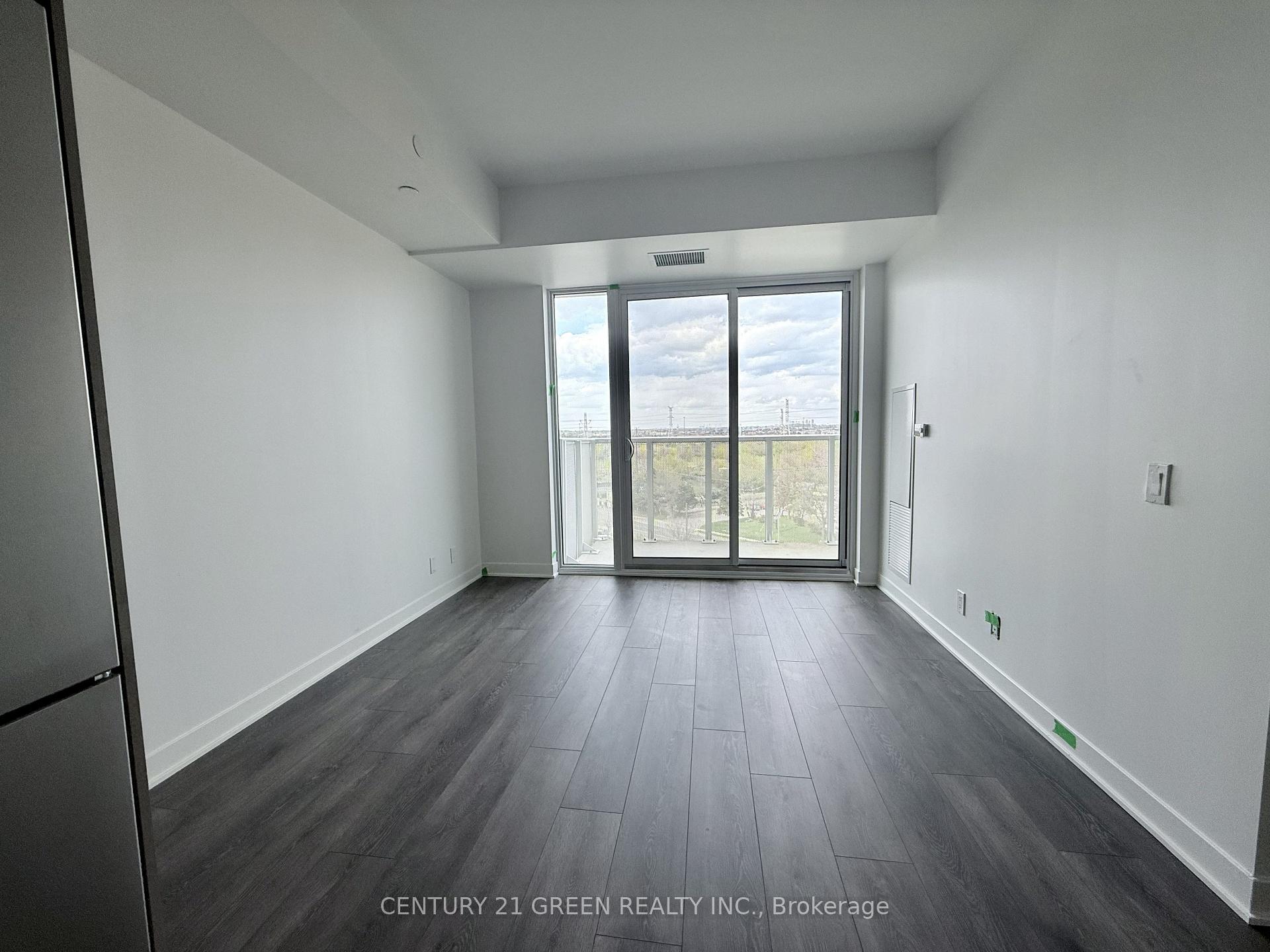 Photo 13 of Unit 810, 10 Flavelle Trail, Vaughan, Steeles West Industrial — HOMEH