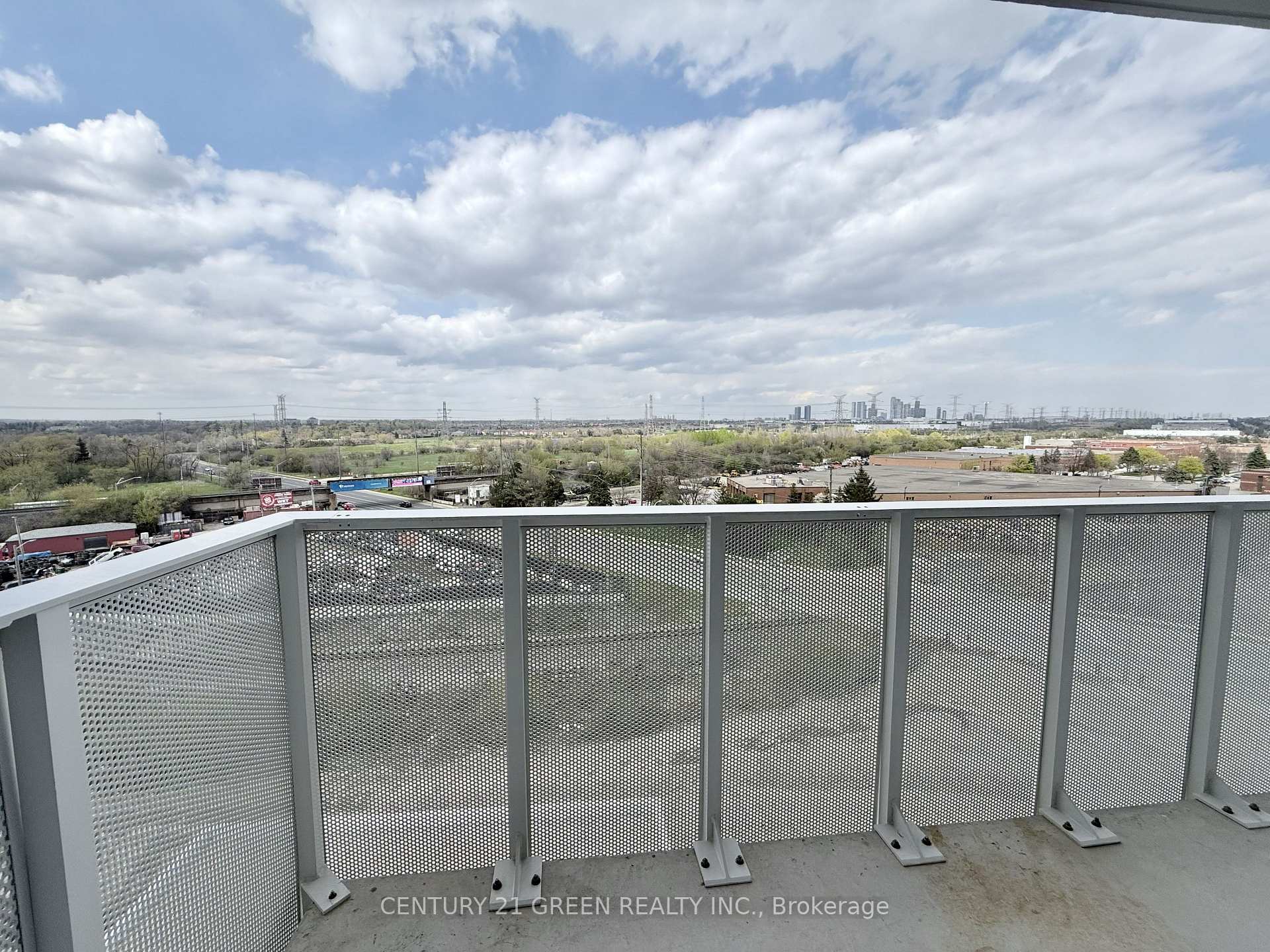 Photo 16 of Unit 810, 10 Flavelle Trail, Vaughan, Steeles West Industrial — HOMEH
