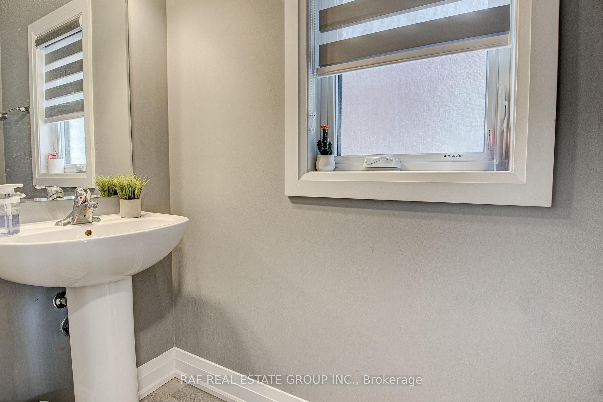 Photo 25 of 127 Ian Ormston Drive, Kitchener, Doon South — HOMEH