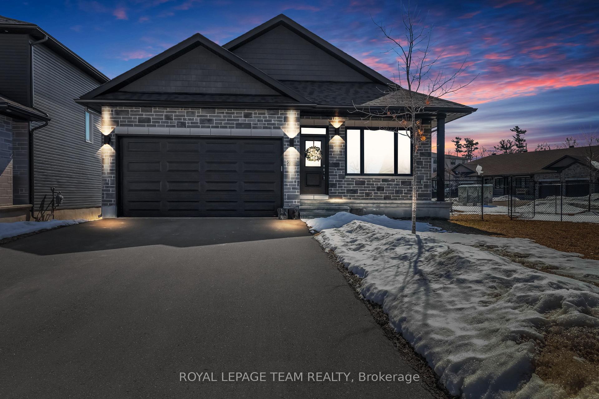 Photo 2 of 20 Seabert Drive, Arnprior, Arnprior — HOMEH