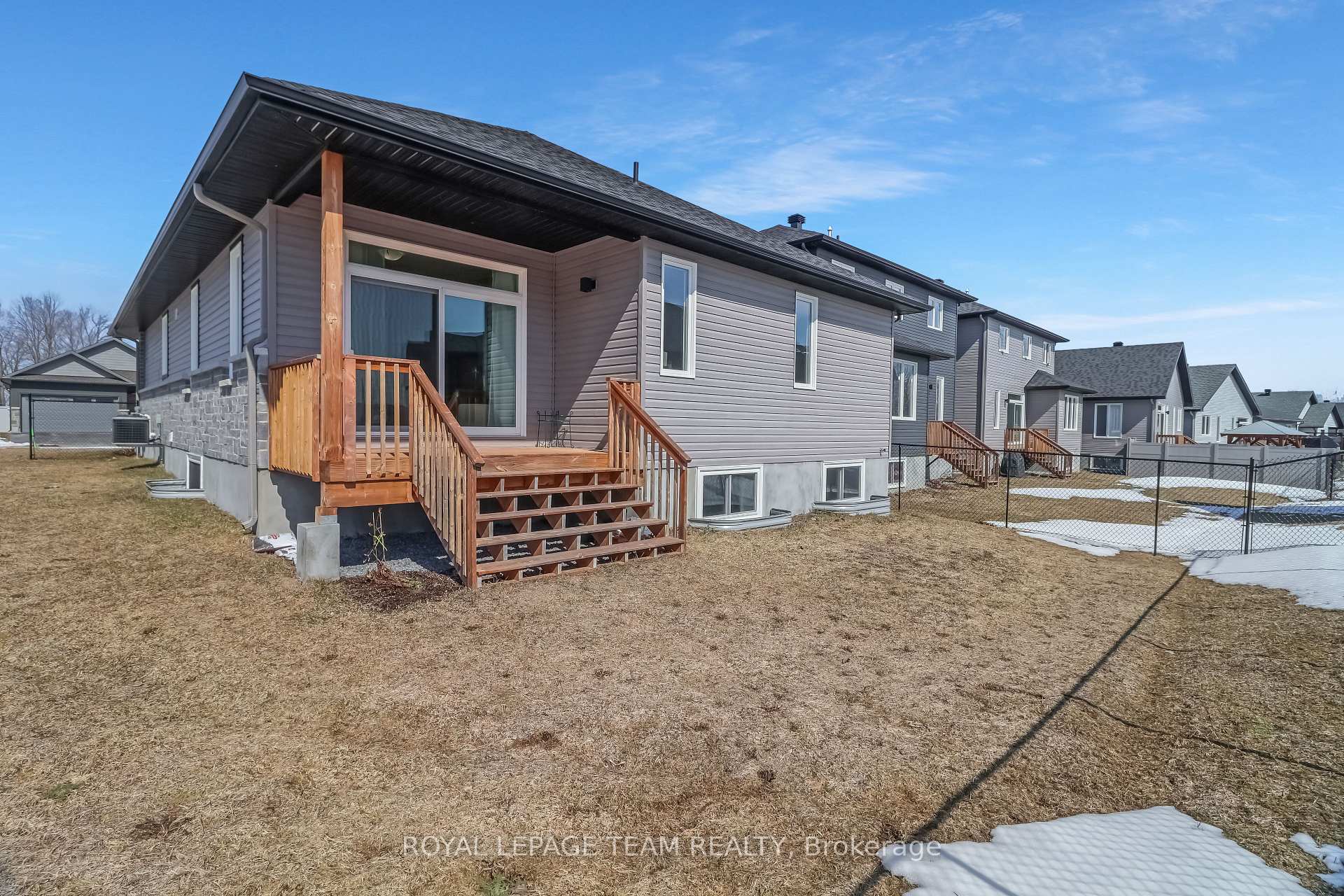 Photo 38 of 20 Seabert Drive, Arnprior, Arnprior — HOMEH