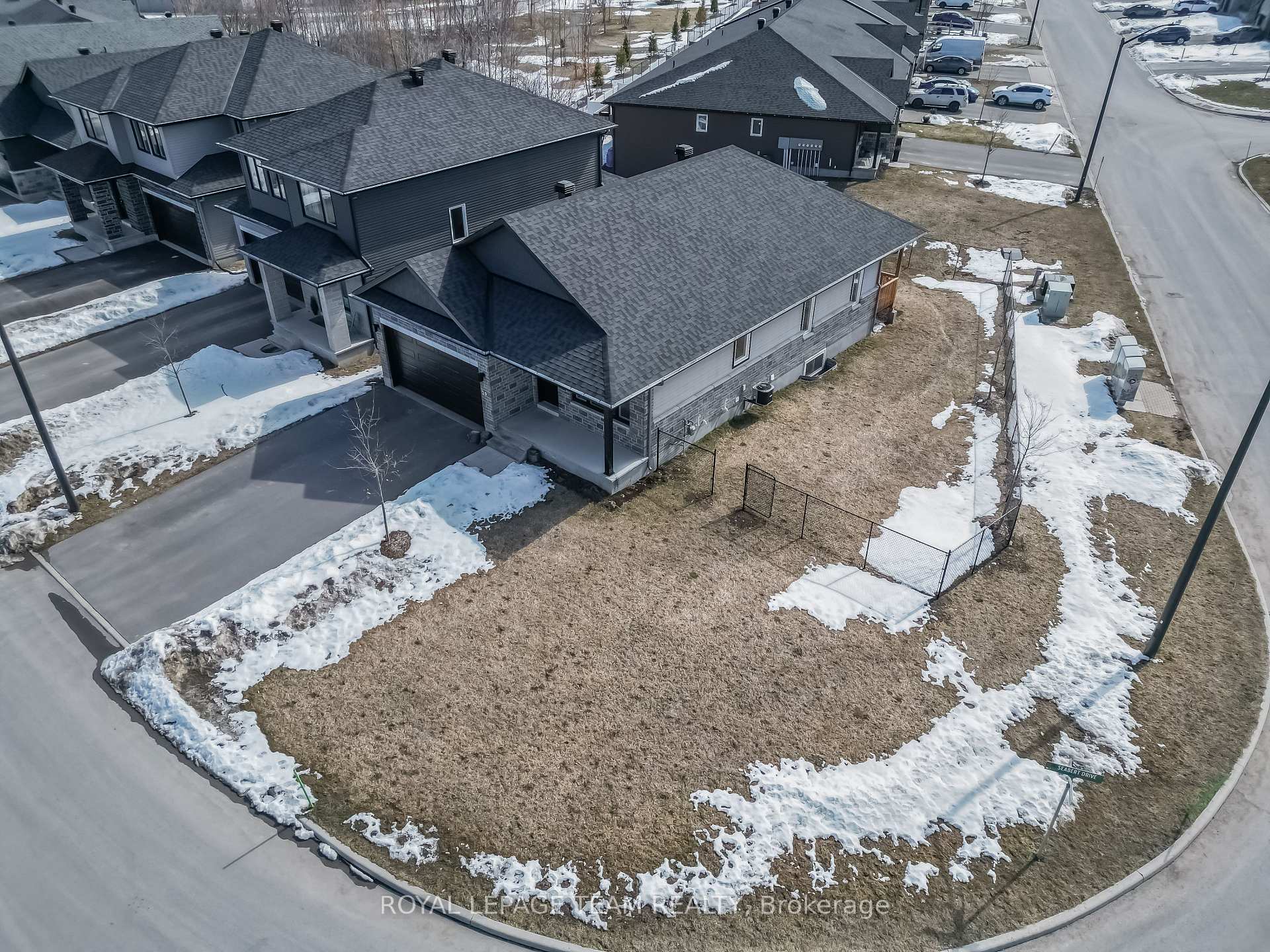 Photo 43 of 20 Seabert Drive, Arnprior, Arnprior — HOMEH