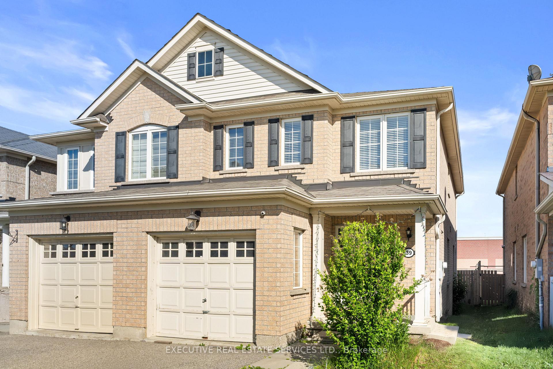 Photo 3 of 39 Kintyre Street, Brampton, Heart Lake West — HOMEH