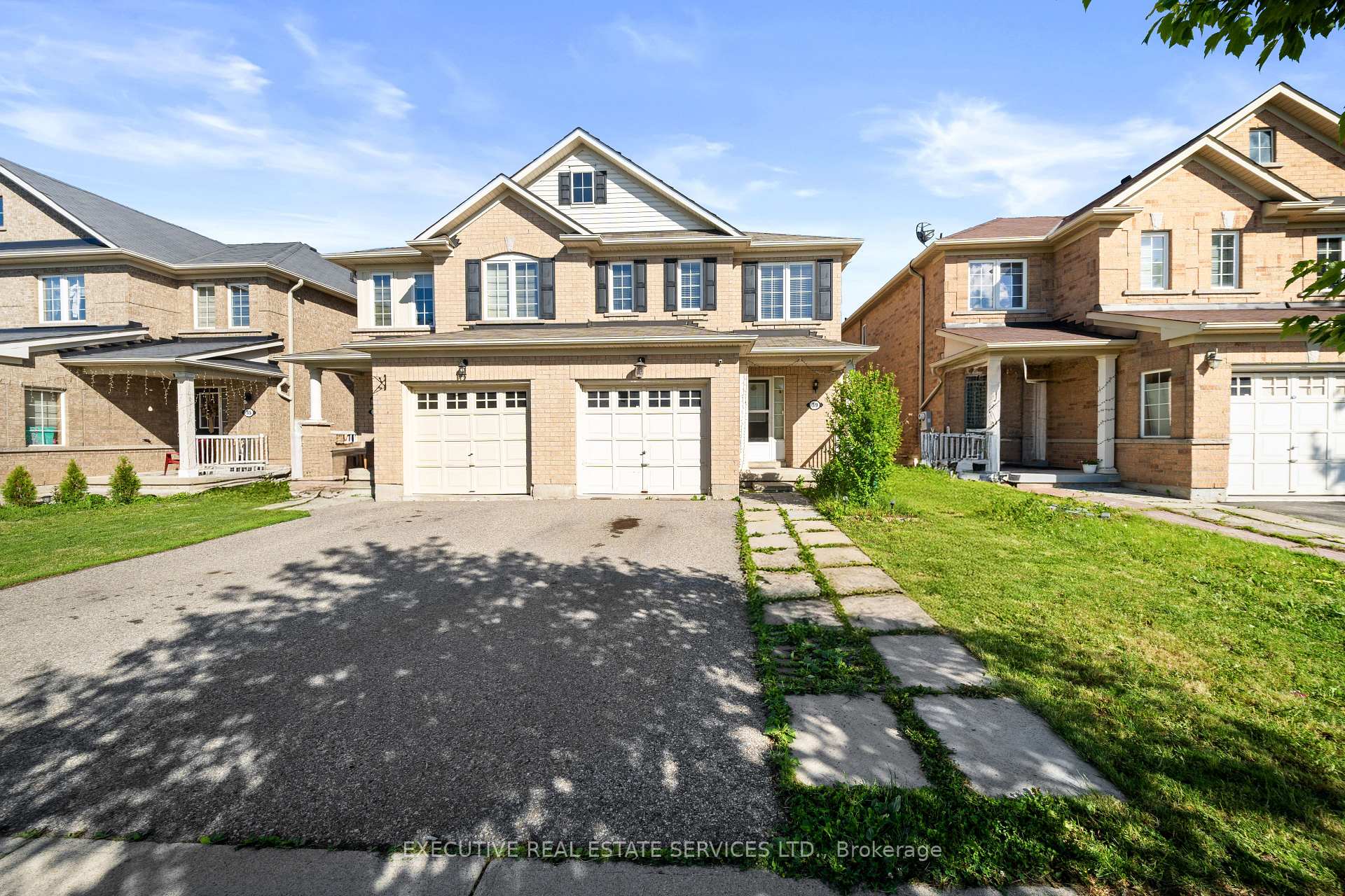 Photo 4 of 39 Kintyre Street, Brampton, Heart Lake West — HOMEH