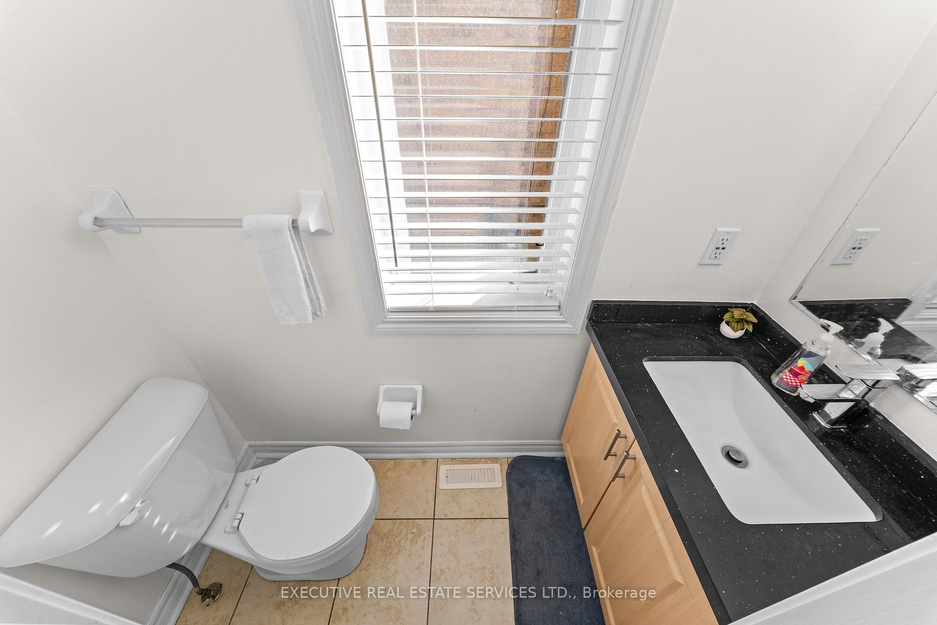 Photo 9 of 39 Kintyre Street, Brampton, Heart Lake West — HOMEH