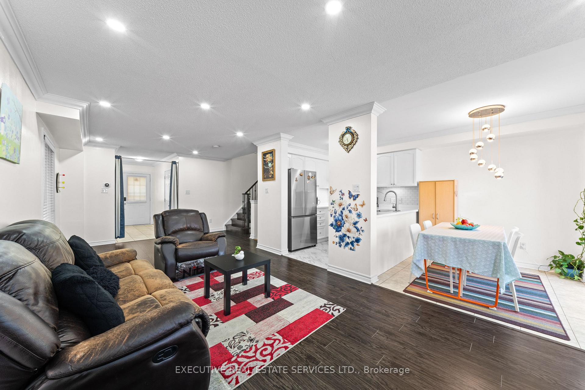 Photo 13 of 39 Kintyre Street, Brampton, Heart Lake West — HOMEH