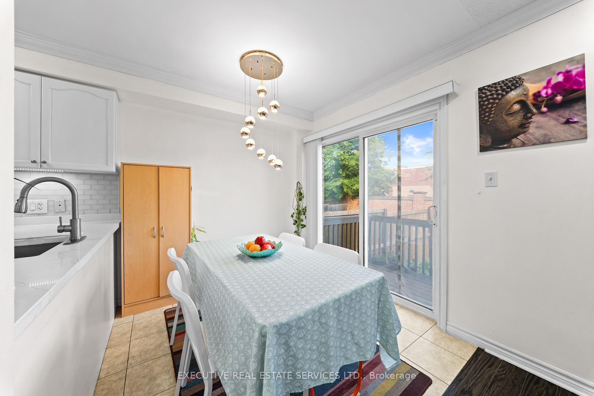 Photo 14 of 39 Kintyre Street, Brampton, Heart Lake West — HOMEH