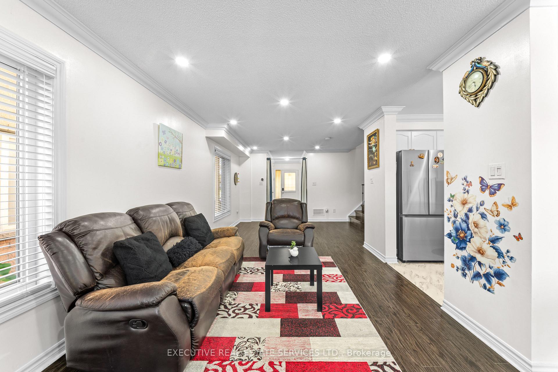 Photo 16 of 39 Kintyre Street, Brampton, Heart Lake West — HOMEH