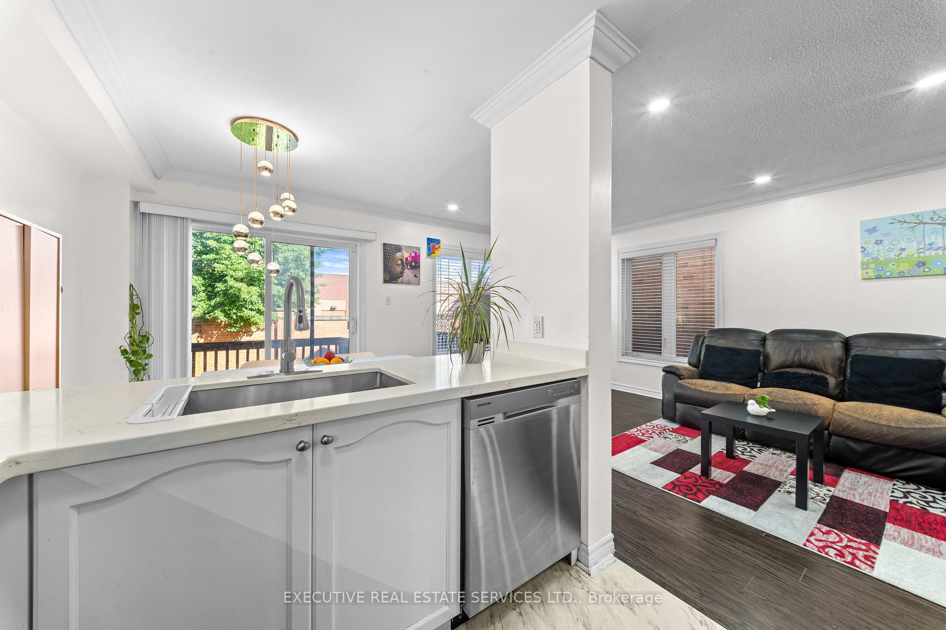 Photo 19 of 39 Kintyre Street, Brampton, Heart Lake West — HOMEH