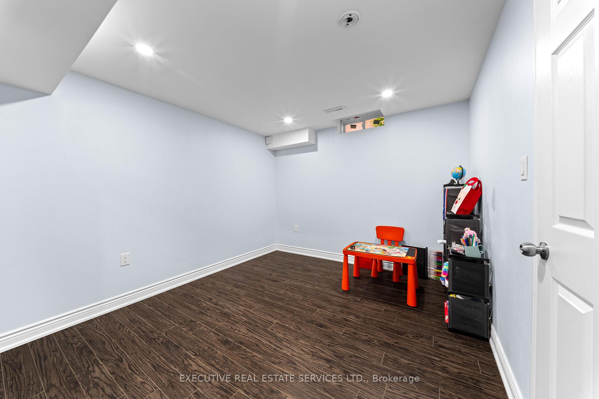 Photo 40 of 39 Kintyre Street, Brampton, Heart Lake West — HOMEH