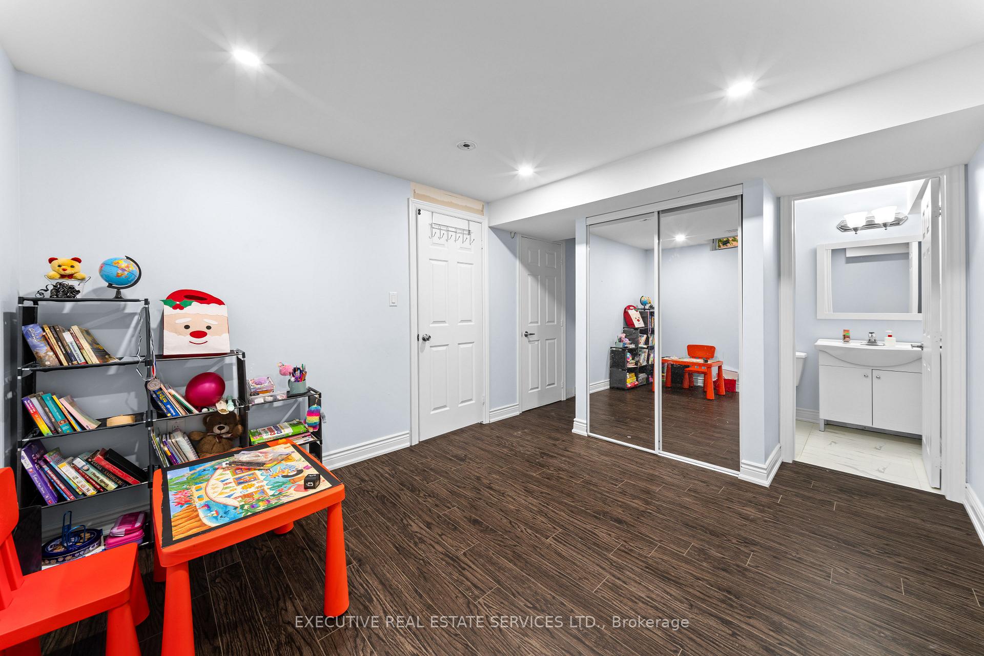 Photo 41 of 39 Kintyre Street, Brampton, Heart Lake West — HOMEH