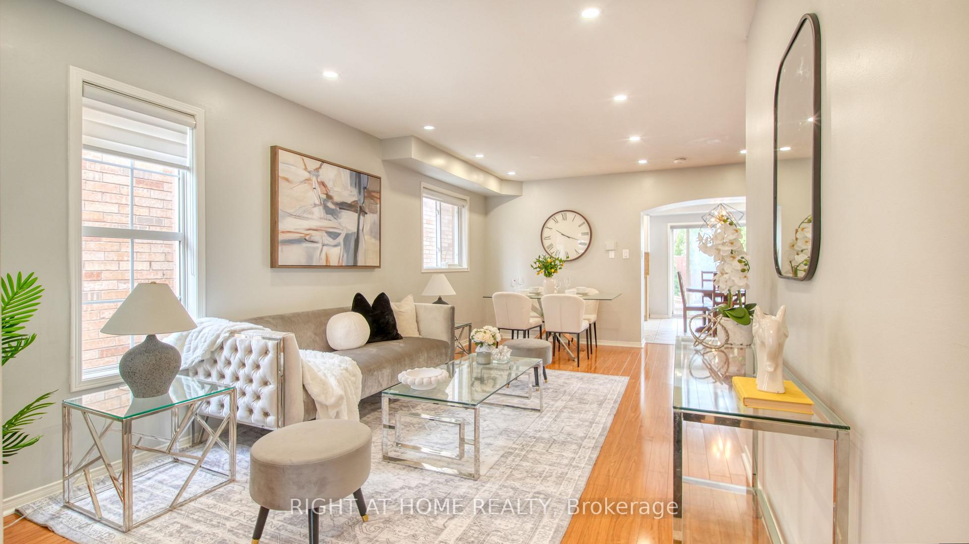Photo 5 of 211 Queen Mary Drive, Brampton, Fletcher's Meadow — HOMEH