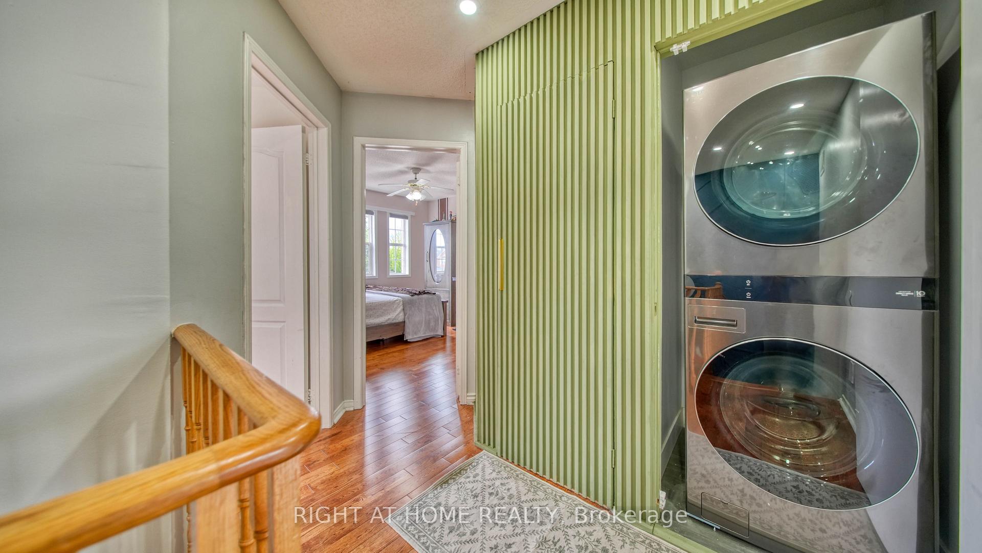 Photo 27 of 211 Queen Mary Drive, Brampton, Fletcher's Meadow — HOMEH
