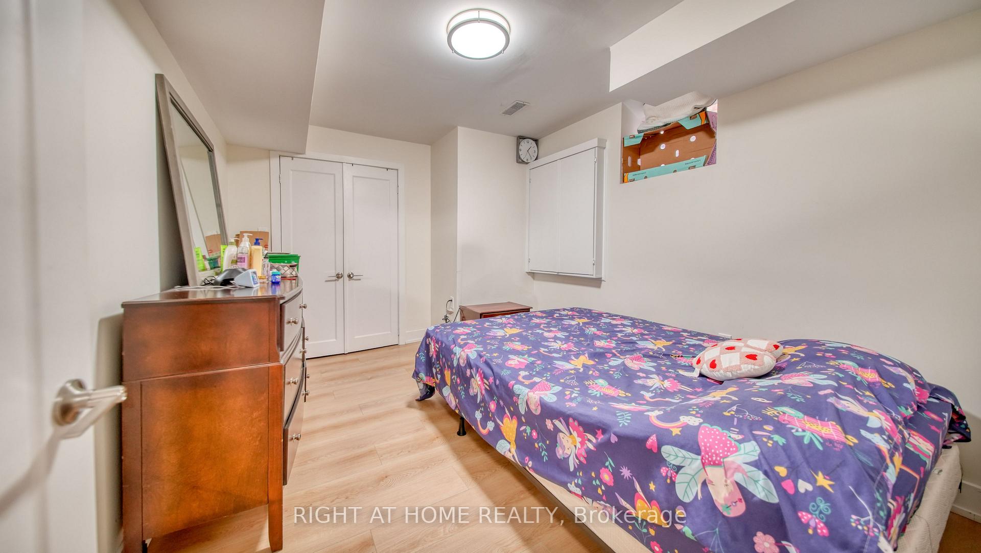 Photo 28 of 211 Queen Mary Drive, Brampton, Fletcher's Meadow — HOMEH