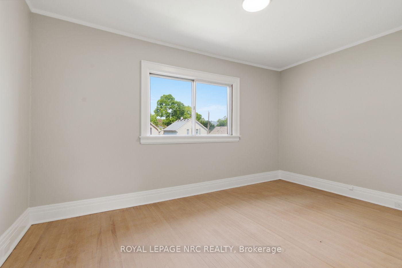 Photo 20 of 18 Chapel Street N, Thorold, Thorold Downtown — HOMEH