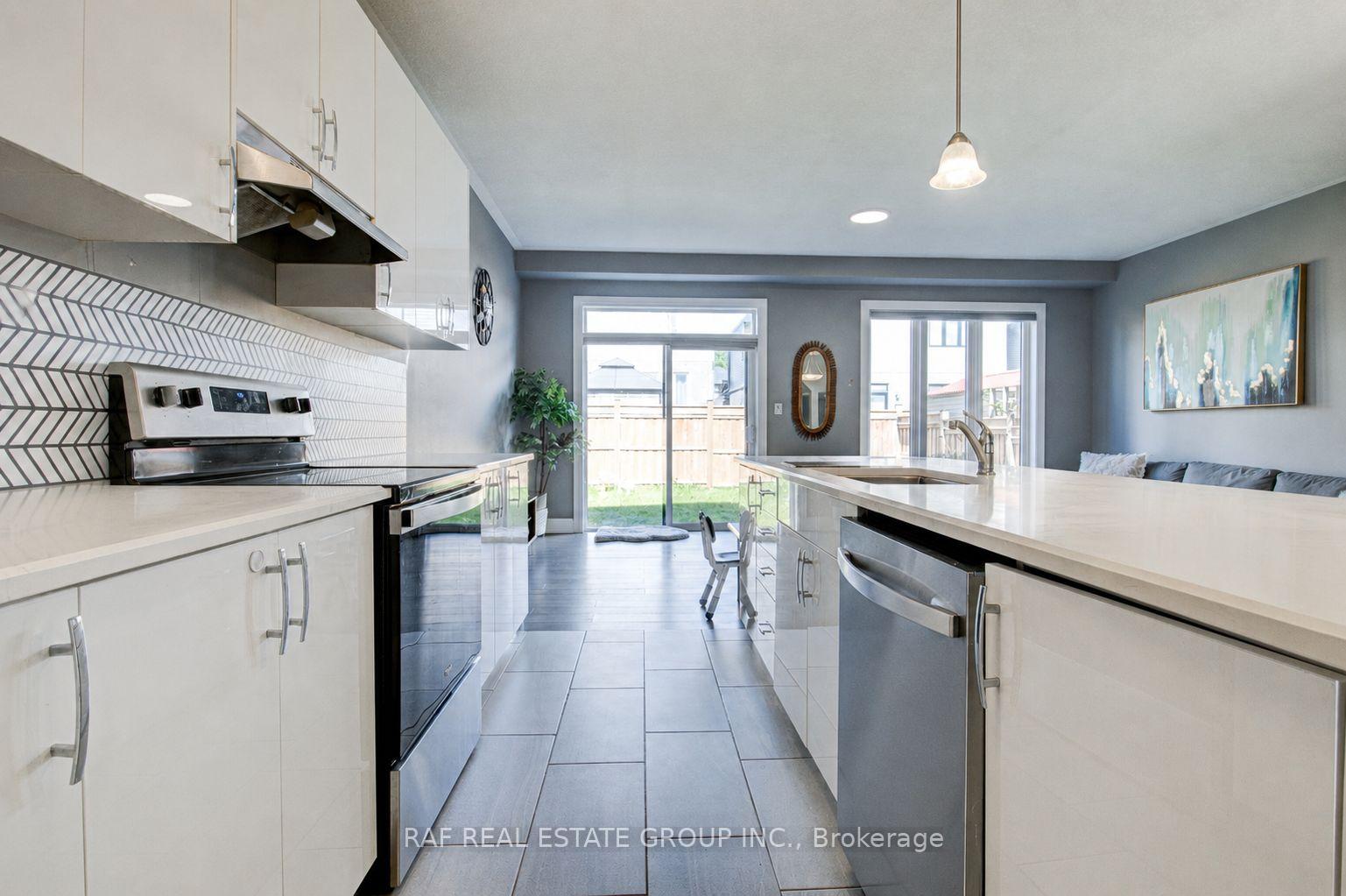 Photo 11 of 127 Ian Ormston Drive, Kitchener, Doon South — HOMEH
