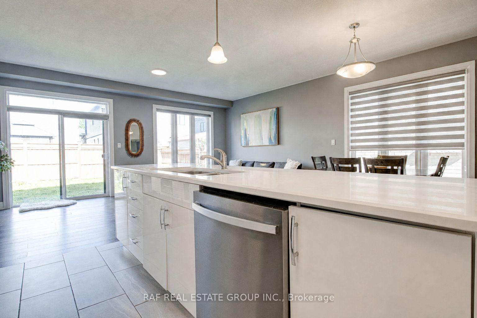 Photo 15 of 127 Ian Ormston Drive, Kitchener, Doon South — HOMEH