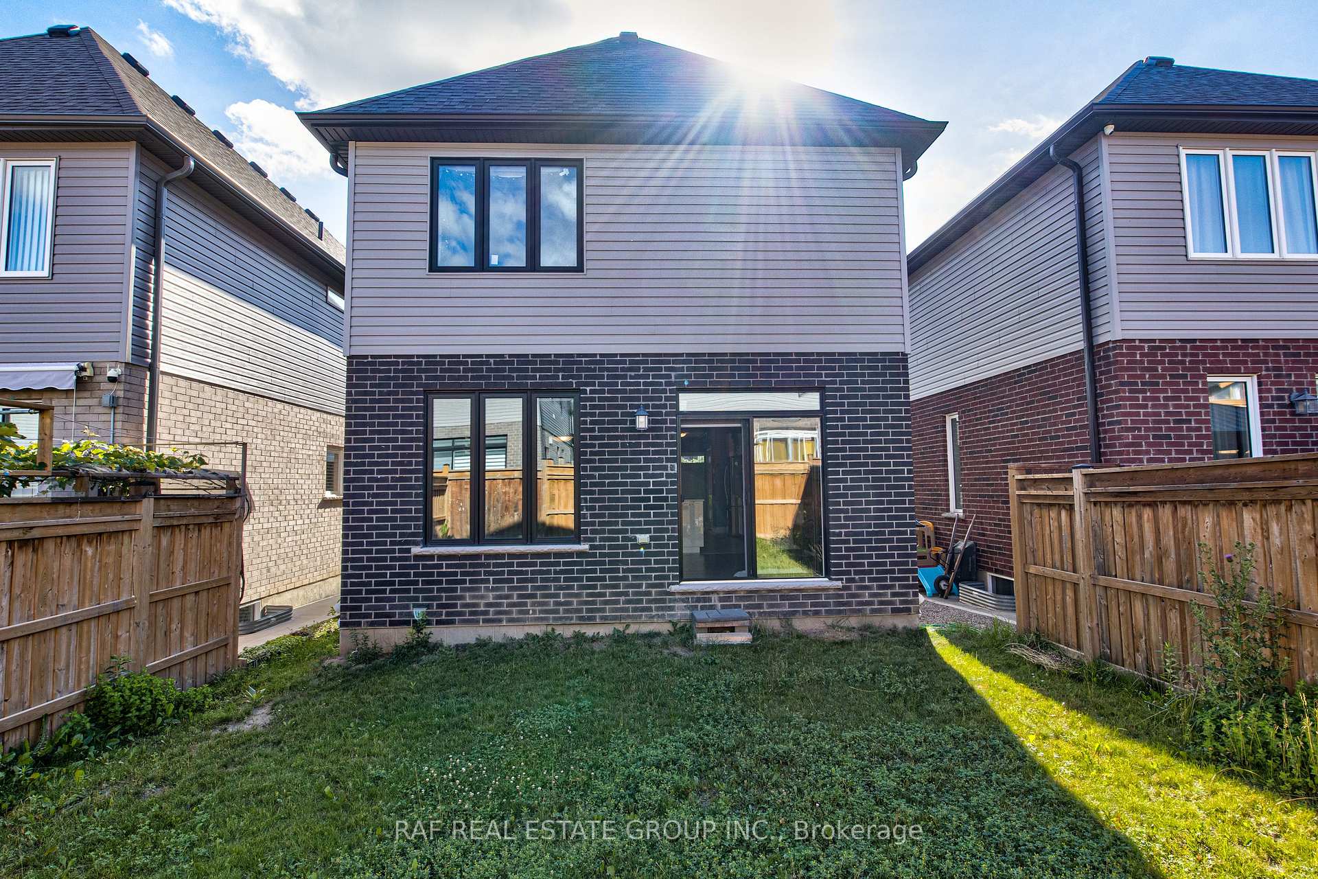 Photo 42 of 127 Ian Ormston Drive, Kitchener, Doon South — HOMEH