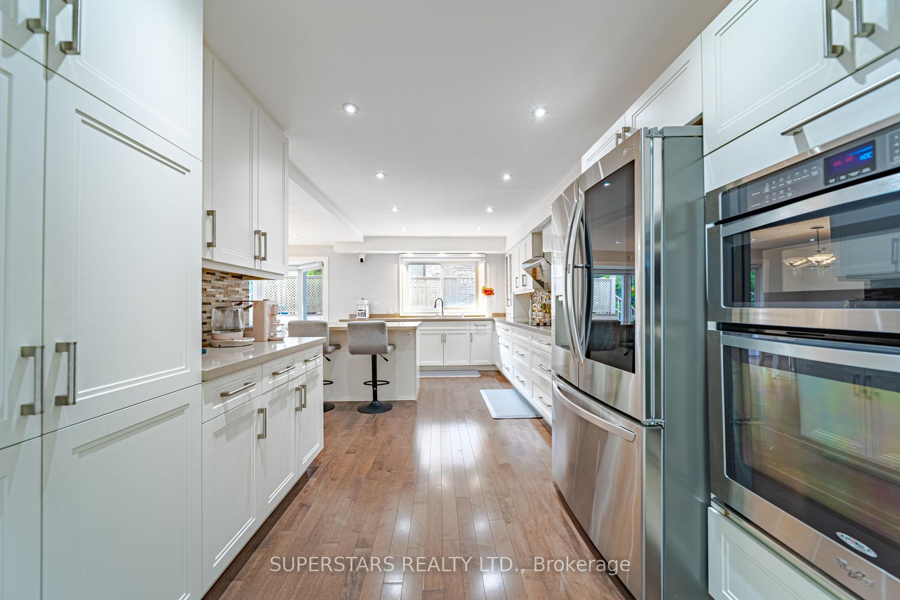 Photo 8 of 23 Montgomery Court, Markham, Buttonville — HOMEH