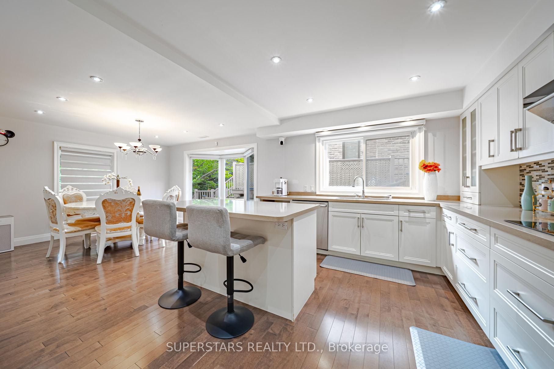 Photo 9 of 23 Montgomery Court, Markham, Buttonville — HOMEH