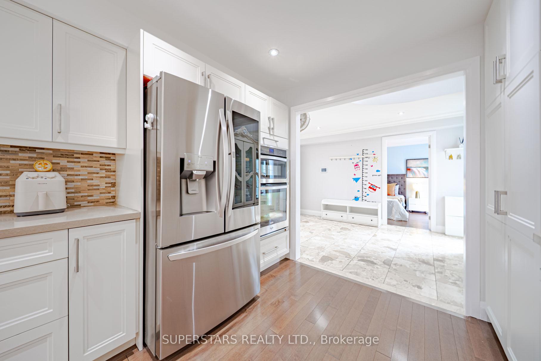 Photo 13 of 23 Montgomery Court, Markham, Buttonville — HOMEH