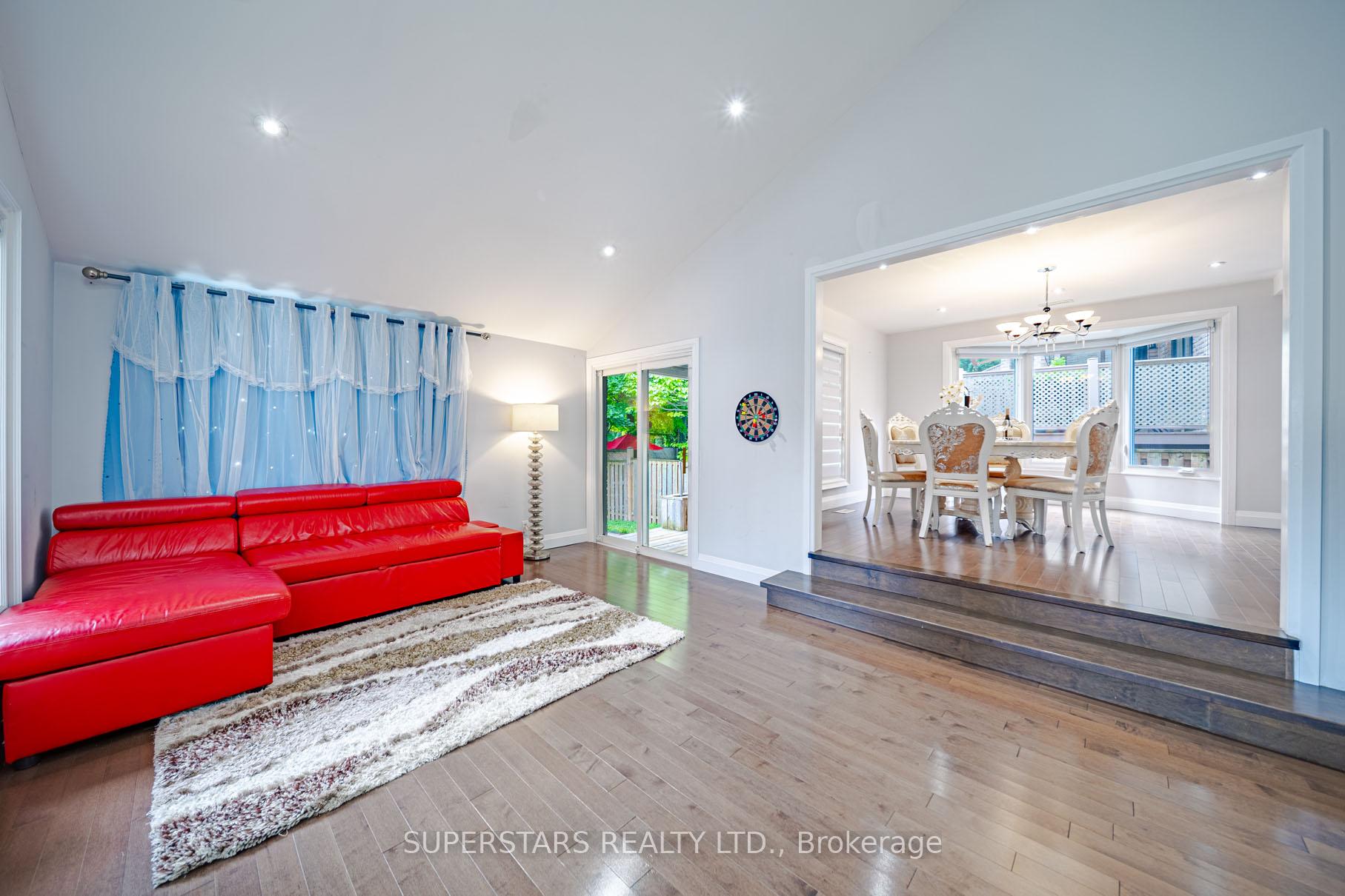 Photo 18 of 23 Montgomery Court, Markham, Buttonville — HOMEH