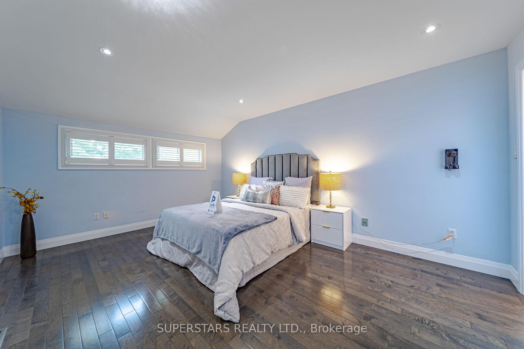 Photo 32 of 23 Montgomery Court, Markham, Buttonville — HOMEH