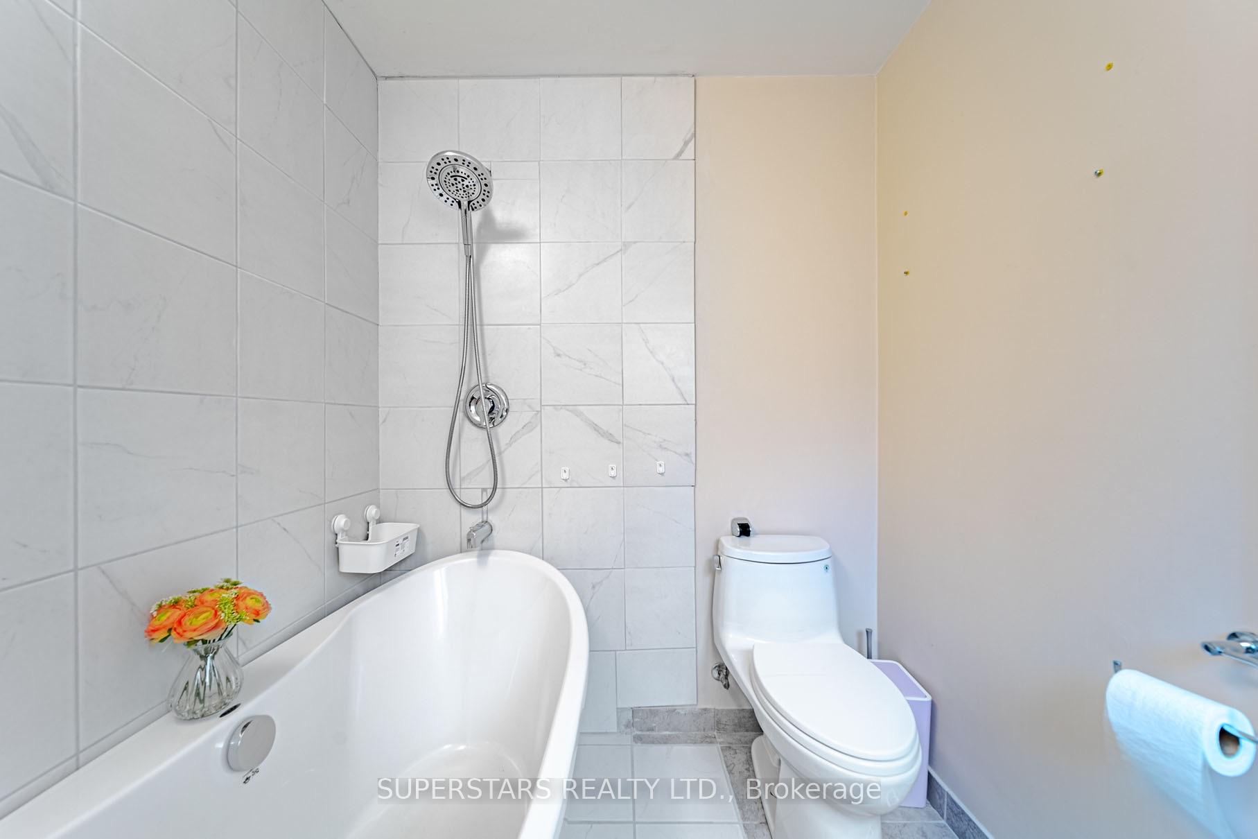 Photo 35 of 23 Montgomery Court, Markham, Buttonville — HOMEH