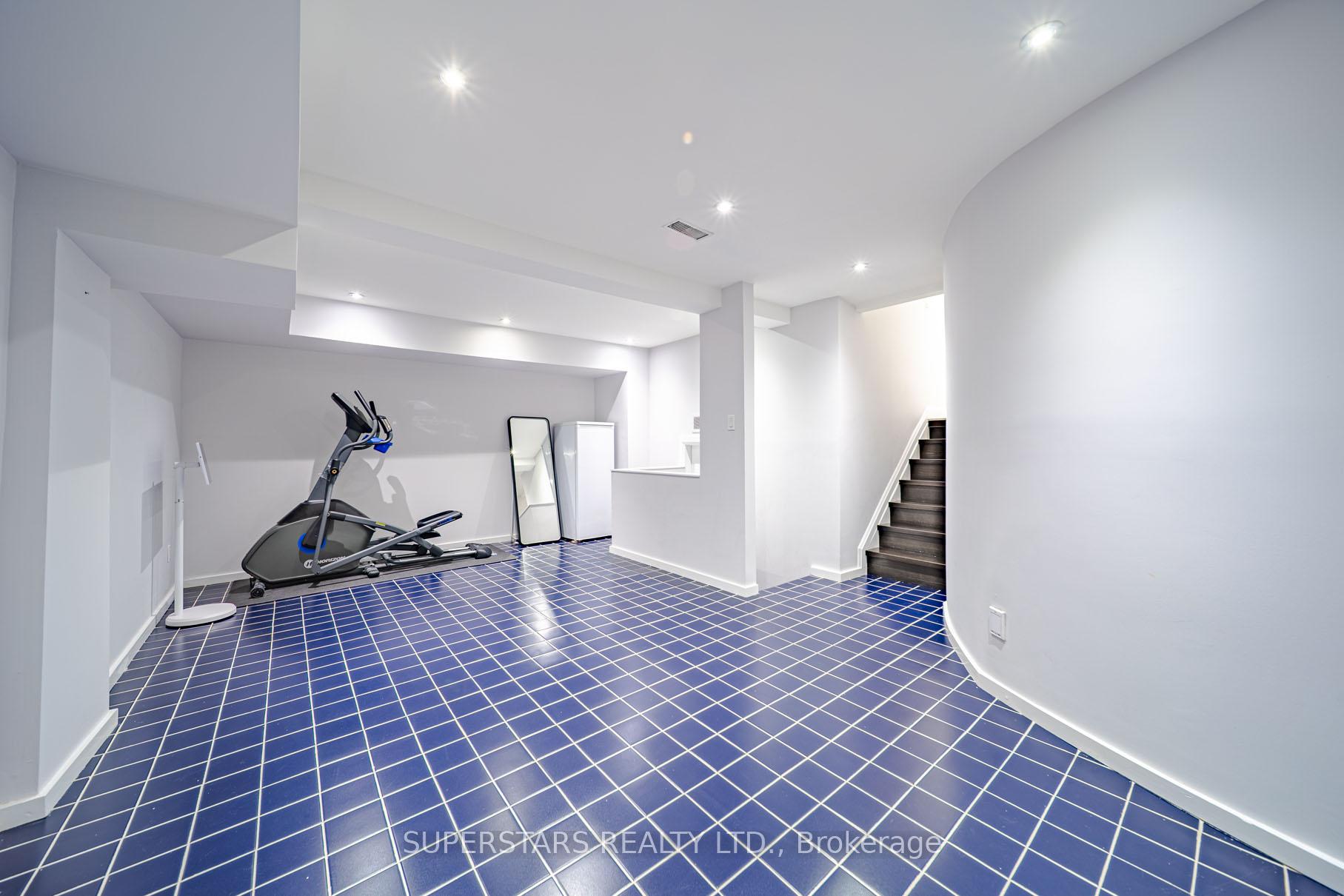 Photo 40 of 23 Montgomery Court, Markham, Buttonville — HOMEH