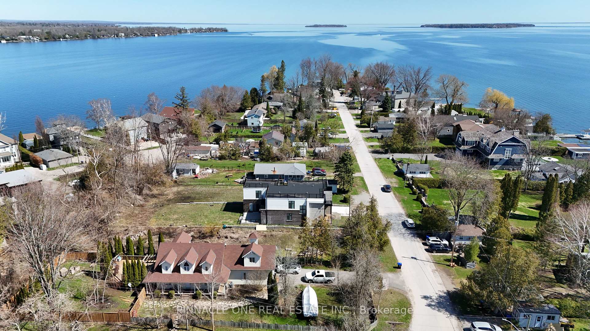 Photo 4 of 992 Little Cedar Avenue, Innisfil, Rural Innisfil — HOMEH