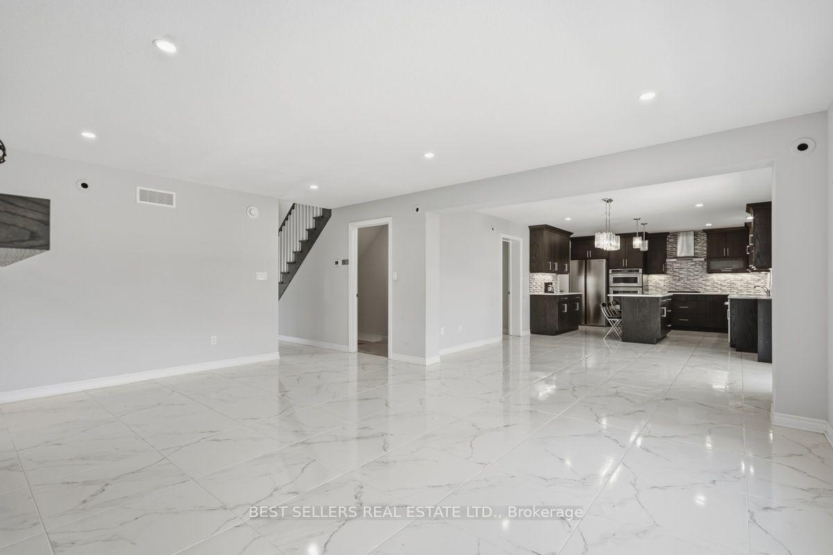 Photo 12 of 22 Weir Crescent, St. Thomas — HOMEH